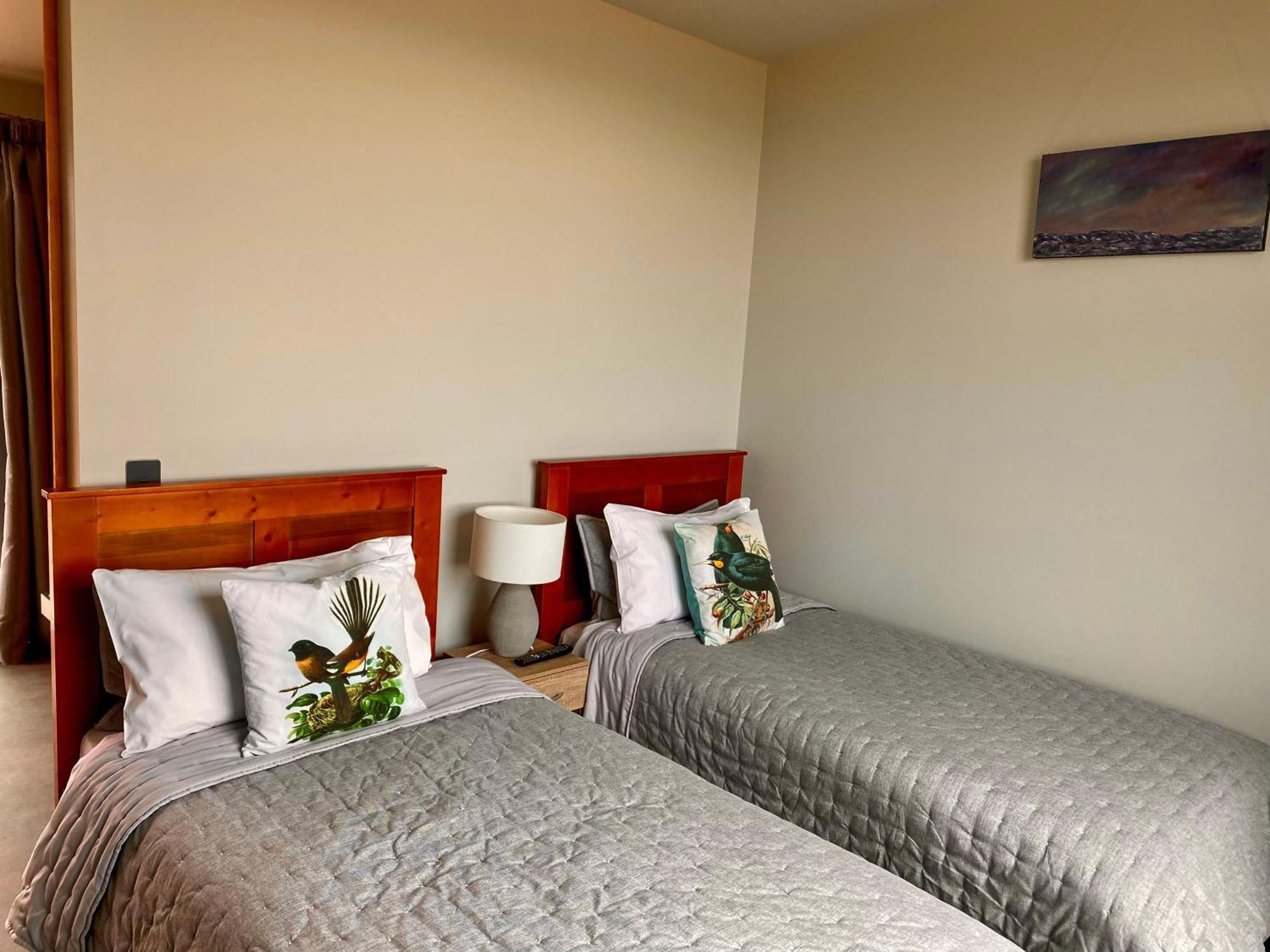 “The Cliffs” Humpridge View Motels Tuatapere Exterior foto